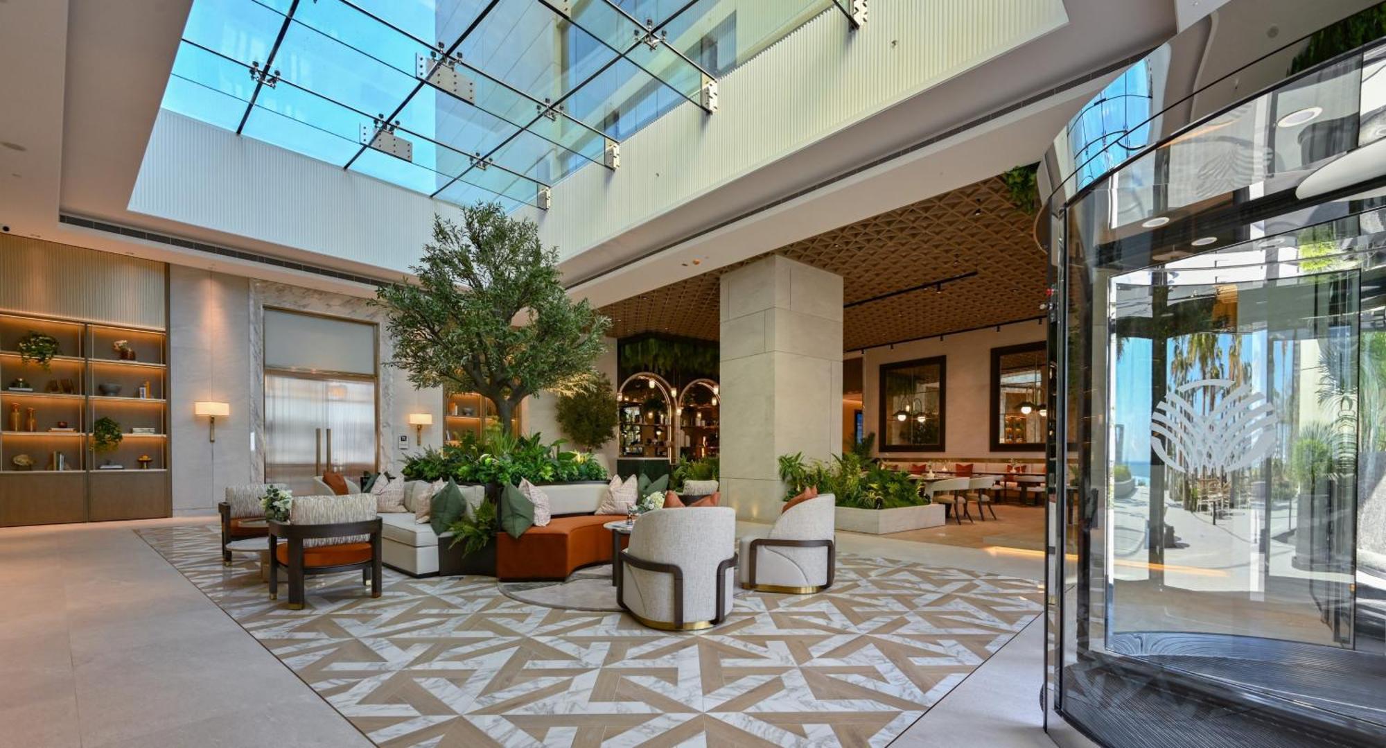 מלון מנאמה Onyx Rotana מראה חיצוני תמונה The lobby of the hotel