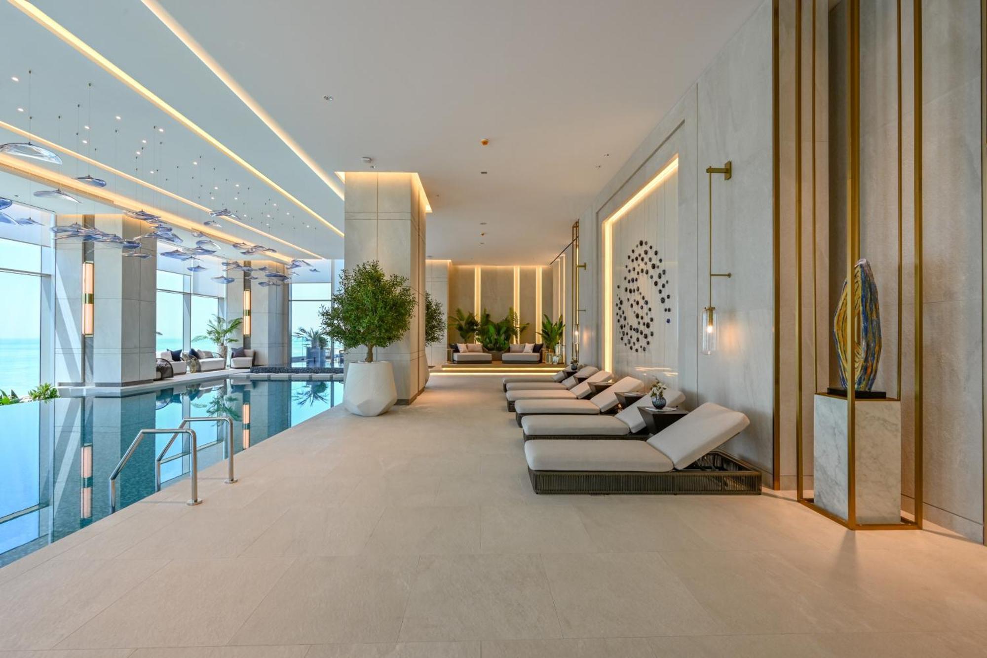 מלון מנאמה Onyx Rotana מראה חיצוני תמונה The pool at the 1018