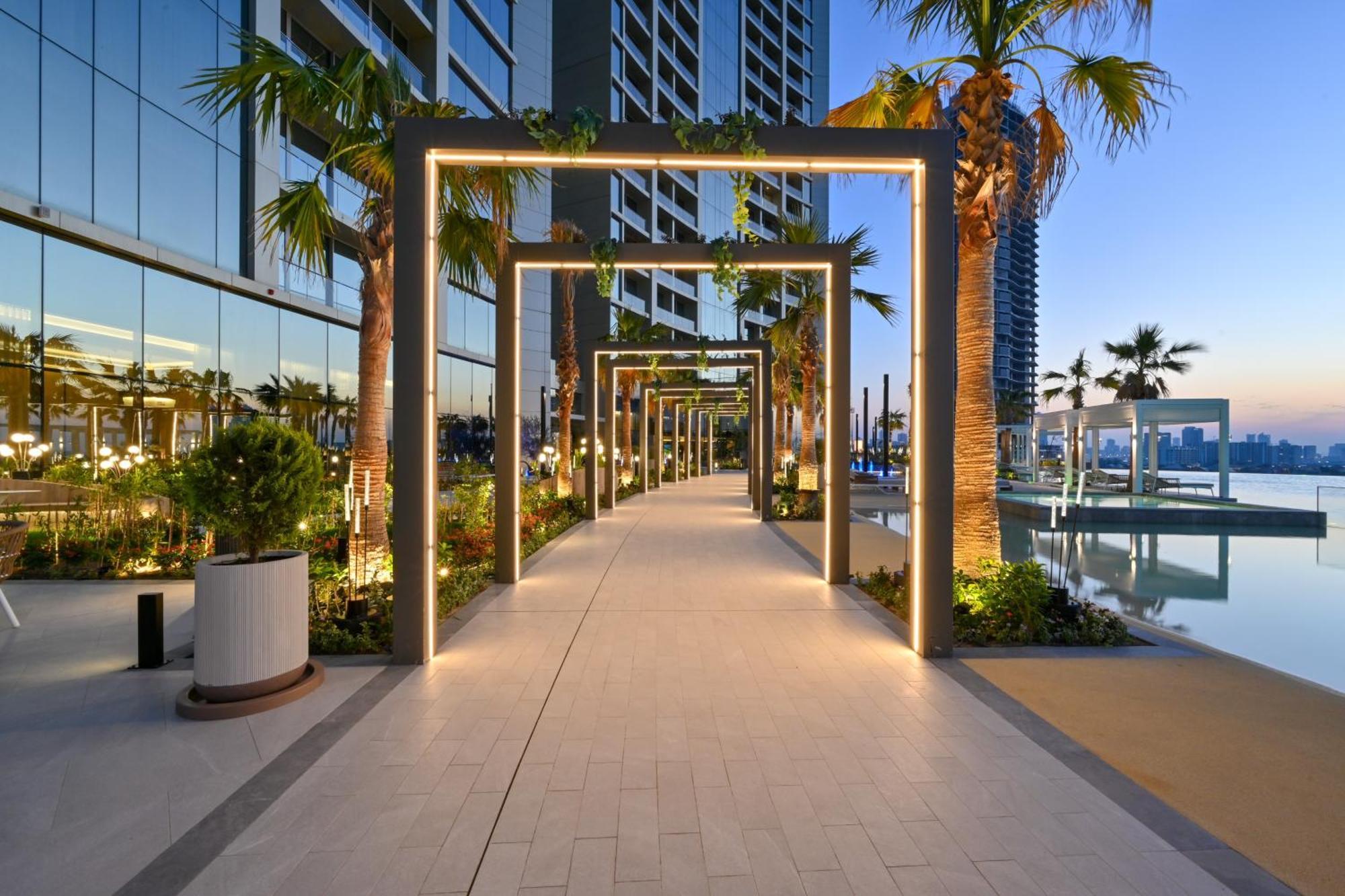מלון מנאמה Onyx Rotana מראה חיצוני תמונה The swimming pool at the Address Downtown
